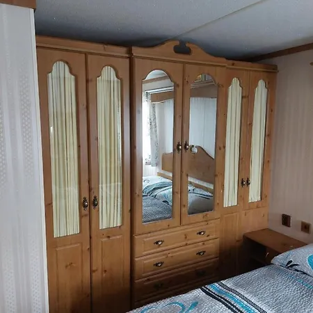 Mobilni Dum Rimini A Monaco V Kempu Ve Vyrovicich Campingplads